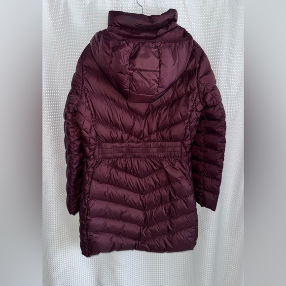 MICHAEL KORS Asymmetrical Packable Down Puffer Coat - Picture 14 of 16